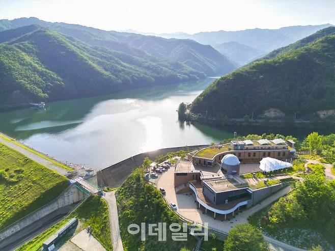 단산저수지를 내려다 보는 소백산생태탐방원