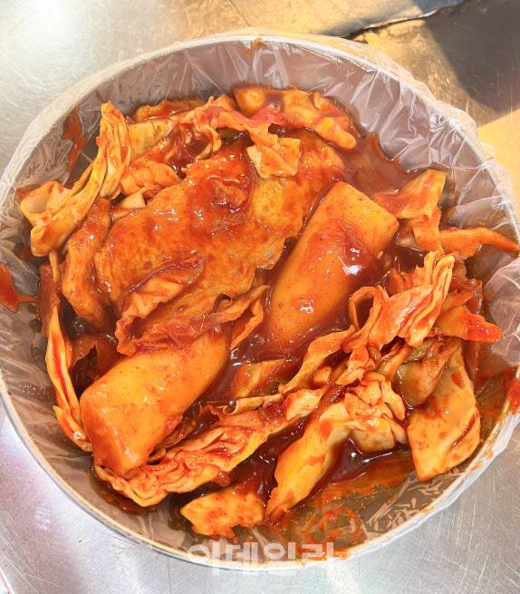 영주365시장의 ‘랜금떡’ 떡볶이.