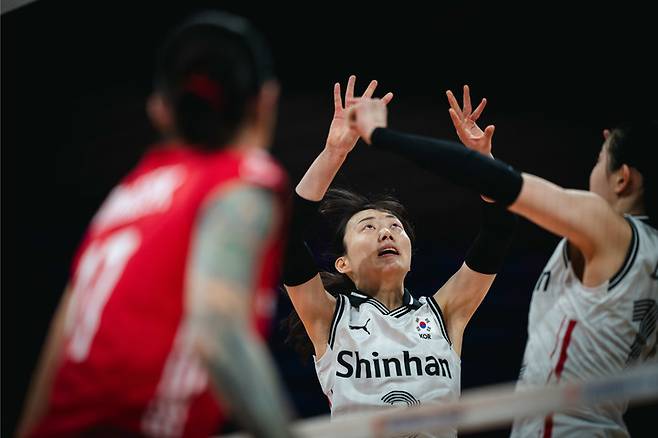 한국 여자배구 대표팀 김다인이 토스를 시도한다, 국제배구연맹(FIVB)