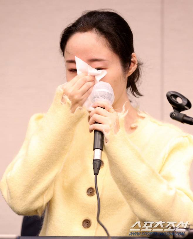 그룹 뉴진스의 소속사 어도어 민희진 대표가 31일 서울 프레스센터 매화홀에서 긴급 기자회견을 열었다. 질문에 답하는 민희진 대표의 모습. 허상욱 기자wook@sportschosun.com/2024.05.31/