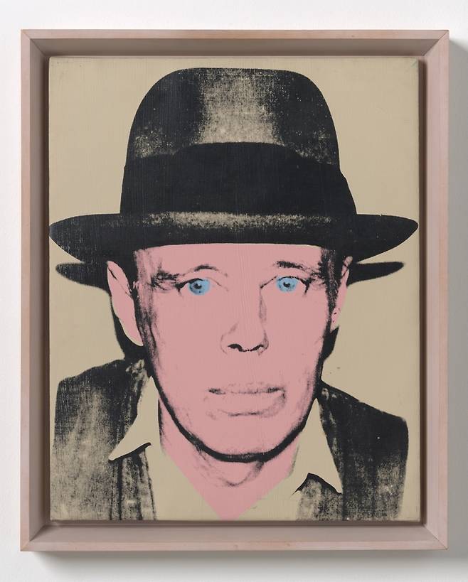 Joseph Beuys (Beige background) [타데우스 로팍]