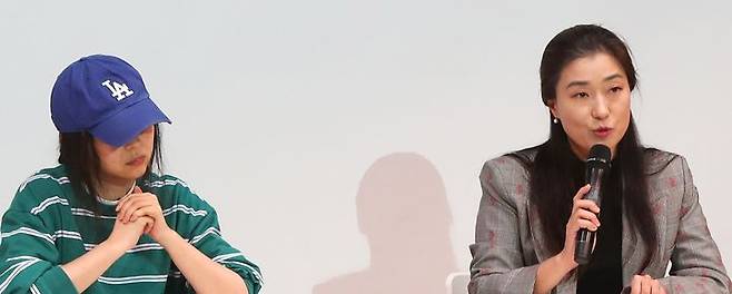 [서울=뉴시스] 지난달 25일 민희진(왼쪽) 어도어 대표, 이숙미 법무법인 세종 변호사가 서울 강남구 한국컨퍼런스센터에서 열린 긴급 기자회견에 참석한 모습. (뉴시스 DB) 2024.05.31. photo@newsis.com *재판매 및 DB 금지