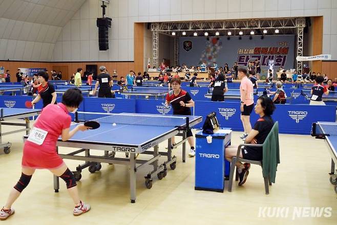 1일 오전 9시 강남구 일원동 에코파크 내 체육관에서 3회 회장배 전국 시니어 탁구대회가 개최됐다. 사진=이영재 기자