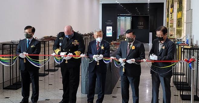 WMMF 개막식에 참석한 강신금 회장(왼쪽)과 전인범 고문(오른쪽 두번째)