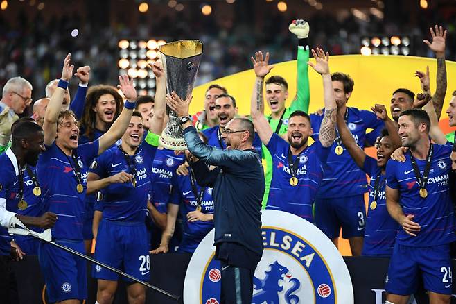 첼시를 이끌고 UEFA 유로파리그 우승을 차지했던 마우리치오 사리 감독. Getty Images