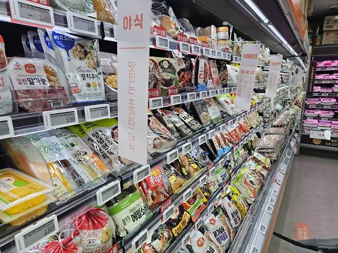 6월 주요 대형마트 의무휴무일은 2주, 4주차 일요일인 9일과 23일이다. 다만 기초지자체 재량에 따라 지역별로 다른 곳도 있다. 대형마트 휴무일? 이마트·롯데마트·홈플러스‧코스트코 등 마트 휴일, 쉬는날 ©bnt뉴스