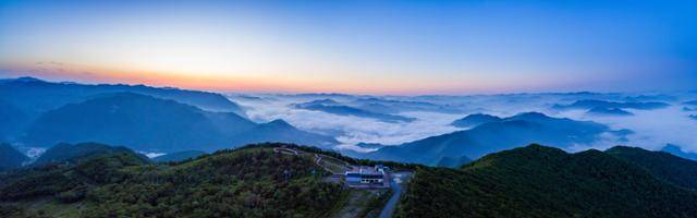강원 정선군 가리왕산 케이블카 정류장 인근 산봉우리가 구름에 잠기는 등 그림과 같은 풍경이 펼쳐져 있다. 정선군 제공