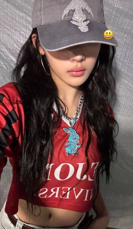 사진=뉴진스 공식 계정