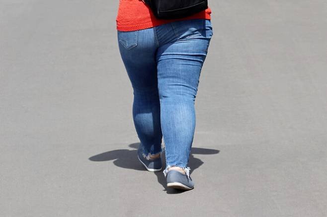 비만을 얼마나 방치하면 심장마비 뇌졸중 등 합병증 위험이 급격히 높아질까? 10년이 지나면 큰 위협이 닥칠 수 있다는 연구 결과가 나왔다. [사진= 게티이미지뱅크]