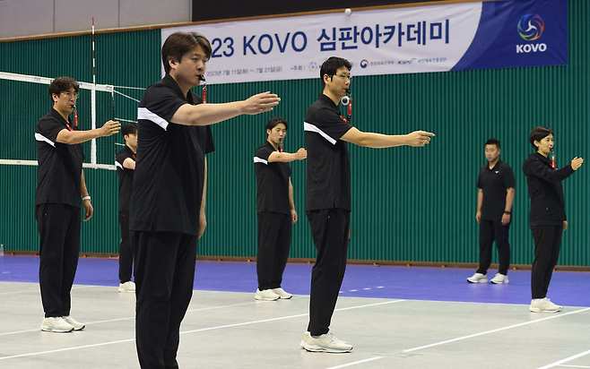 한국배구연맹이 심판아카데미를 개최한다. 사진은 지난해 심판아카데미의 모습. (한국배구연맹 제공)