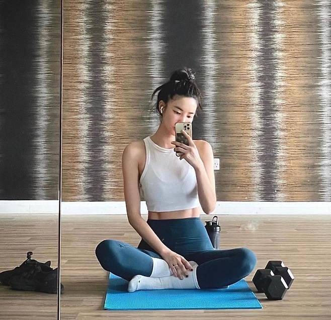 인스타그램 @ _yunjeekim_