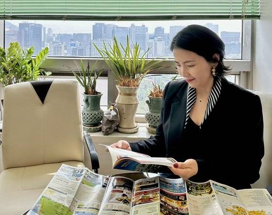 40대에 재취업에 성공한 최윤영 메카투어 대리. 문희철 기자