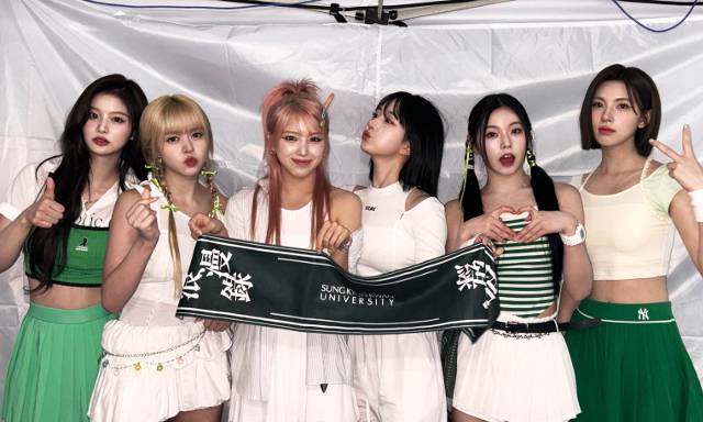 아이돌 그룹들이 보는 음악을 넘어 듣는 음악에도 힘을 쏟고 있다. 엔믹스는 대학 축제 무대에서 선보인 라이브 실력이 ‘직캠’ 영상으로 퍼지며 화제에 올랐다. JYP엔터테인먼트 제공