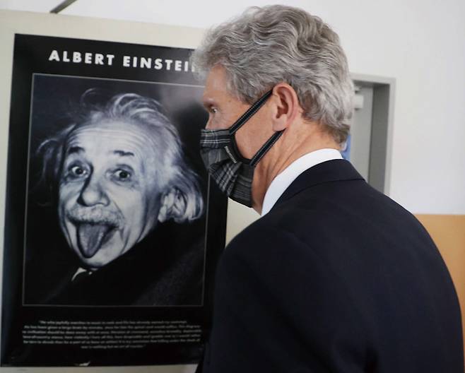 혀를 내밀고 있는 알베르트 아인슈타인 ⓒ연합뉴스