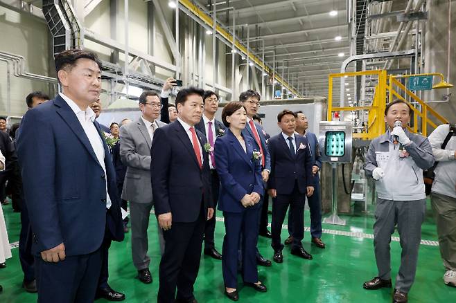 4일 새만금 국가산업단지 2공구에서 성일하이텍 새만금 제3공장 준공식이 열렸다. 전북도 제공