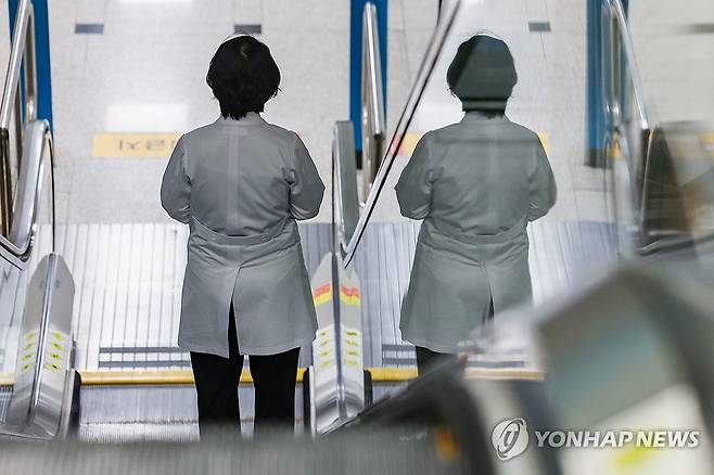 정부 "전공의 사직서 수리 적극 검토" (서울=연합뉴스) 서대연 기자