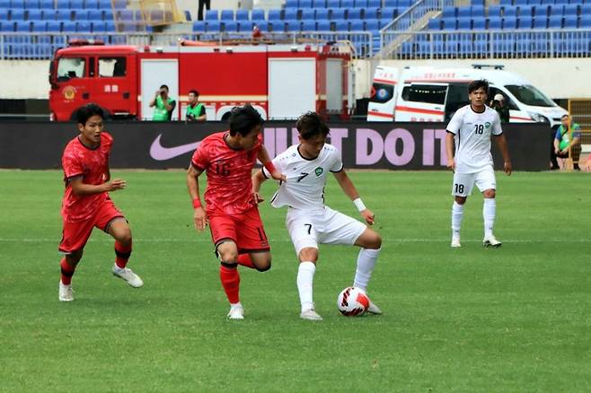 우즈베키스탄 윙어 달러 투크샤노프(Daler Tukhsanov), 사진=우즈베키스탄 축구협회 공식 SNS