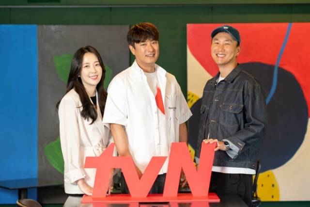 이시은 작가, 윤종호 감독, 김태엽 감독(왼쪽부터)이 tvN 월화드라마 '선재 업고 튀어' 종영 인터뷰를 진행했다. /tvN