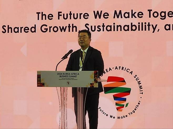 [사진=뉴시스] '2024 한-아프리카 비즈니스 서밋' 행사에서 주제 발표 중인 김흥수 현대차 글로벌 전략(GSO) 담당 부사장. 2024.06.05 photo@newsis.com *재판매 및 DB 금지