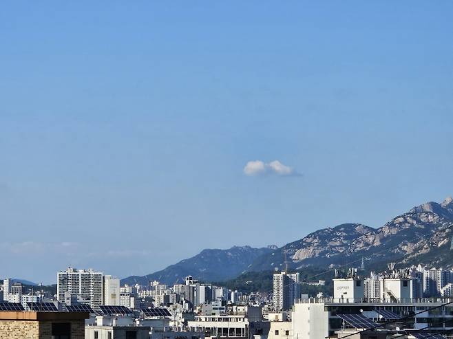 금요일인 내일(7일)은 전국이 대체로 맑다가 밤부터 구름이 많아지겠다.  서울, 오늘날씨, 내일날씨, 전국날씨, 주간날씨 ©bnt뉴스