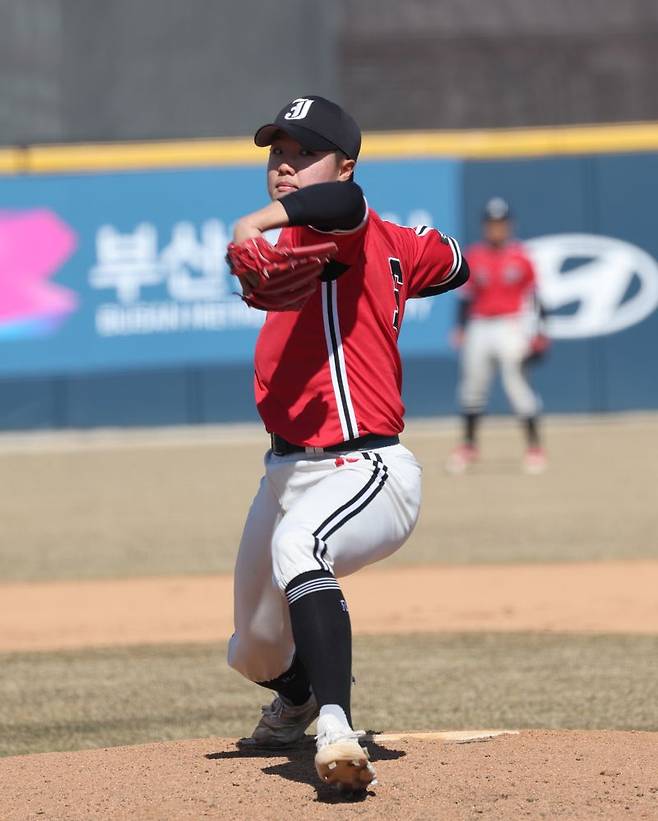 이날 156km를 뿌리며 센세이션을 불러일으킨 정우주 / 사진 = 서동일 기자