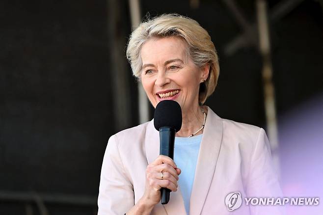 유럽의회 선거 앞두고 핀란드서 유세하는 EU 집행위원장 [AFP 연합뉴스 자료사진. 재판매 및 DB 금지]