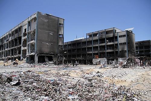 파괴된 유엔 팔레스타인난민기구(UNRWA) 학교 [로이터=연합뉴스 자료사진]