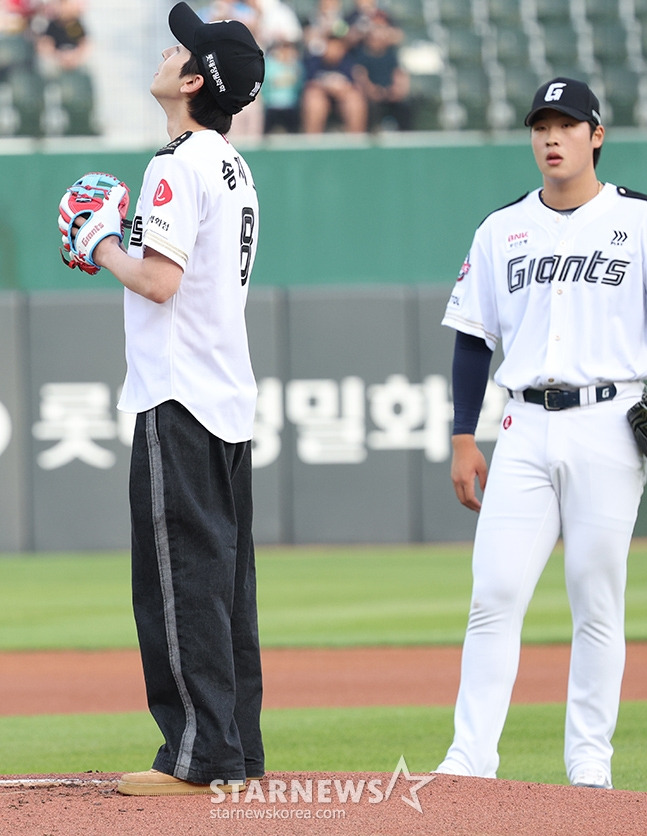 [포토] 송지호 '구질 고민하는 임금'