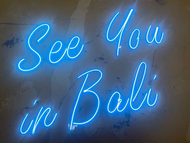 발리의 한 카페.