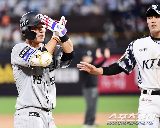 4회 선두타자로 나와 3루타 날린 황영묵.