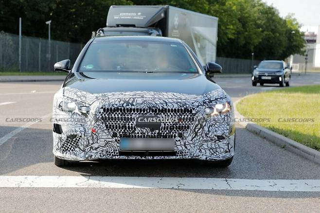 메르세데스-벤츠 'S클래스 페이스리프트' 테스트카 (출처 : Carscoops)