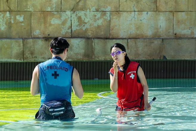 날이 뜨거운 만큼 간 김에 물 속에 풍덩 빠져 캐리비안베이 청소도 하고 왔다. /임화승 영상미디어 기자