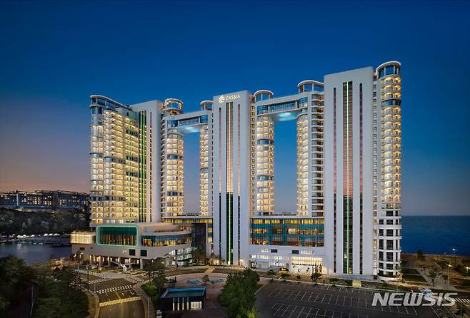 [서울=뉴시스] 카시아 속초 호텔 외관. (사진=카시아속초호텔앤리조트 제공)
