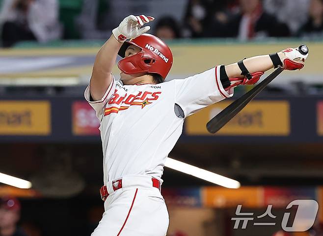 여전한 위력을 자랑하는 SSG 랜더스 최정. /뉴스1 DB ⓒ News1 김진환 기자