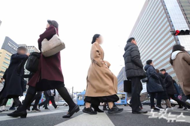 출근하는 직장인들. 박종민 기자