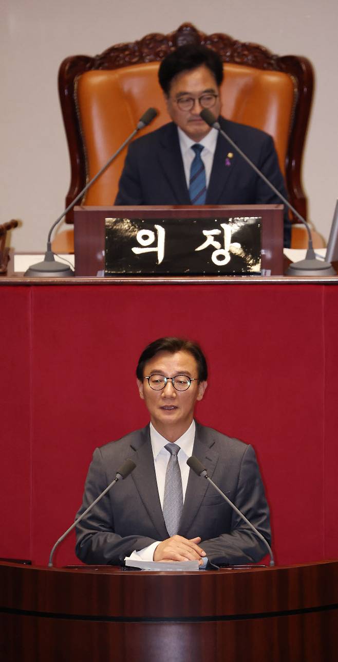 10일 국회 본회의에서 문화체육관광위원장으로 선출된 더불어민주당 전재수 의원이 당선인사를 하고 있다(사진=연합뉴스).