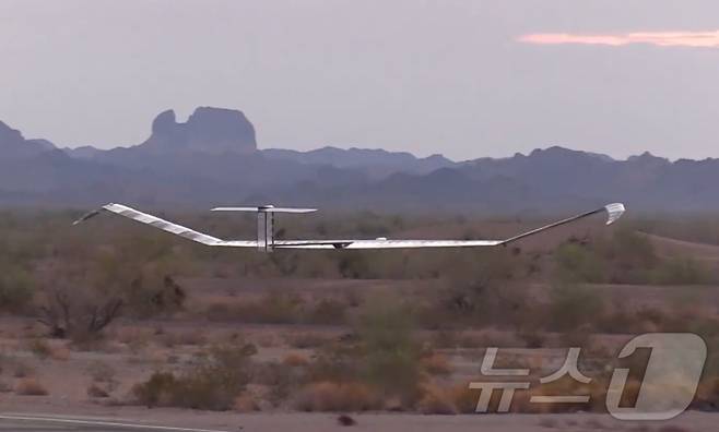 이륙하고 있는 모습 - BAE 시스템즈 배포