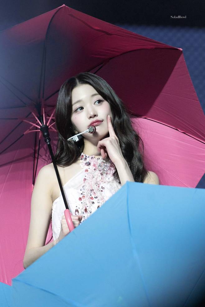 12.jpg 오늘자 아이브 월드투어 베를린 장원영