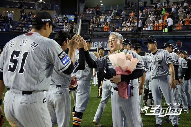 한화 이글스 김경문 감독이 통산 900승 고지에 올랐다. 사진=한화 이글스 제공