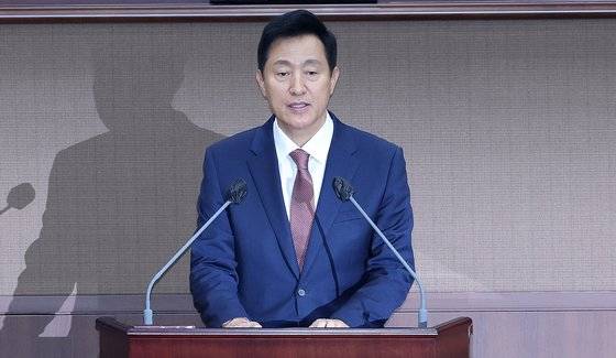 오세훈 서울시장이 서울 중구 서울시의회에서 열린 제324회 정례회 제1차 본회의에서 시정연설을 하고 있다. [뉴스1]