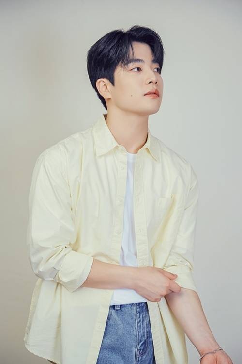 뮤지션 ‘화곡동 청개구리’가 자신의 이름 ‘최충현’으로 대중 앞에 새 앨범을 발매한다. 사진=LW ent