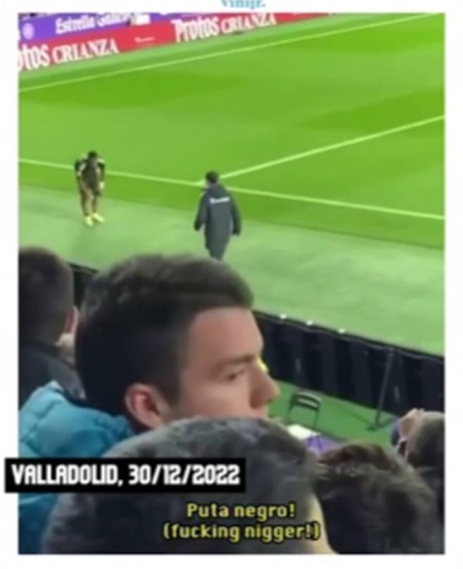 ▲ 스페인의 축구팬들은 비니시우스에게 인종차별 행위와 모욕적인 언사를 서슴치 않는다. 인종차별이 일상인 탓에 수차례 차별적인 대우에 고충을 토로했다. 참고 참던 비니시우스는 지난해 5월 발렌시아 원정 경기 도중 상대 팬들이 놀리듯이 인종차별 구호를 외치자 폭발했다. 비니시우스에게 모욕적인 말을 했던 팬들이 8개월 징역형을 선고받았다. 비니시우스는 모든 흑인들을 위한 판결이라고 목소리를 높였다. ⓒ 비니시우스 SNS