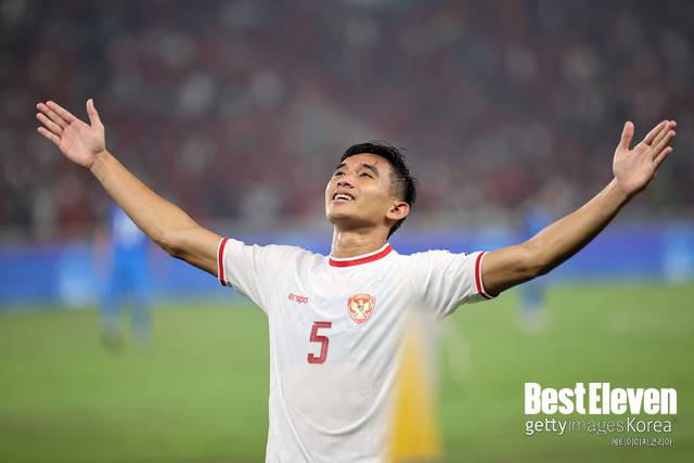 11일(이하 한국 시각) 오후 30분, 인도네시아 자카르타에 위치한 겔로라 붕 카르노 스타디움에서 2026 국제축구연맹(FIFA) 아시아 지역 2차 예선 F조 6라운드 인도네시아-필리핀전이 열렸다. 경기 결과는 2-0, 인도네시아의 승리였다. 인도네시아는 전반 32분 톰 헤이, 후반 11분 리즈키 리도의 연속골로 필리핀을 제압했다.