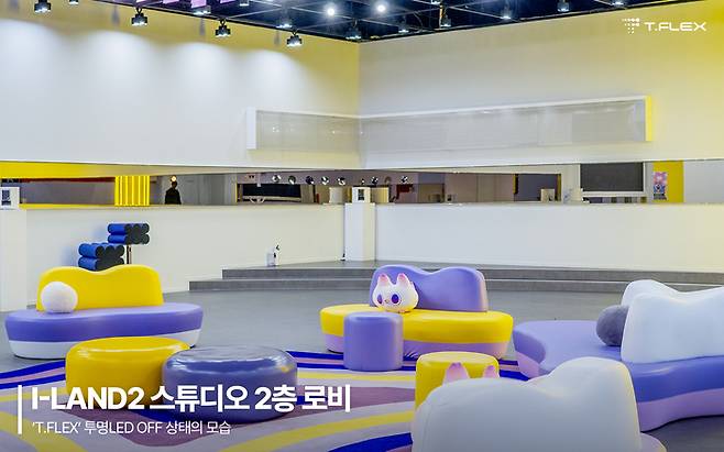 'T.FLEX' 투명LED OFF 상태의 모습(제공:제이솔루션)