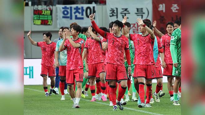 한국, 중국에 1-0으로 승리 [자료사진: 연합뉴스]