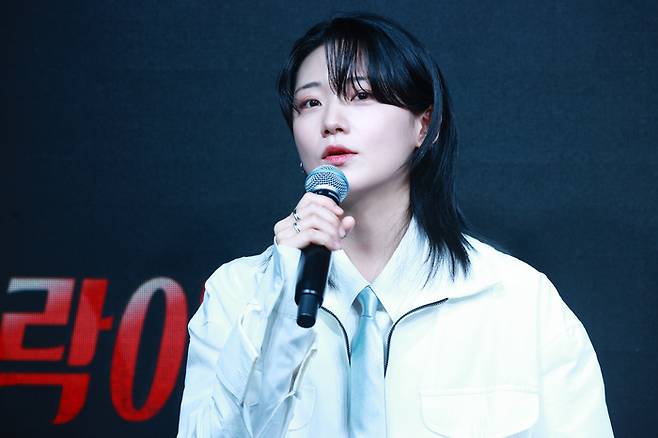 밴드 터치드의 보컬 윤민이 12일 오후 서울 마포구 엠피엠지에서 열린 기자간담회에서 인사말을 하고 있다. 연합뉴스