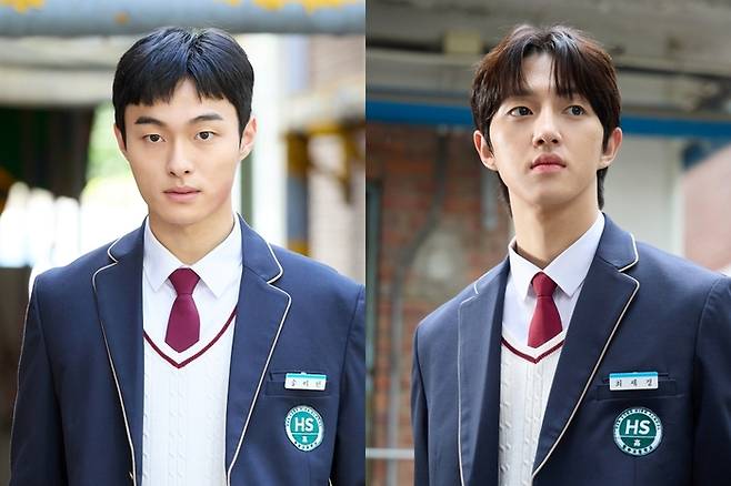 ‘조폭고’ 송이현 역의 윤찬영(왼쪽)과 최세경 역의 봉재현. 사진 I 넘버쓰리픽쳐스