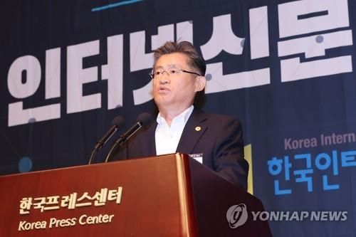 이의춘 한국인터넷신문협회장. [이미지출처=연합뉴스]