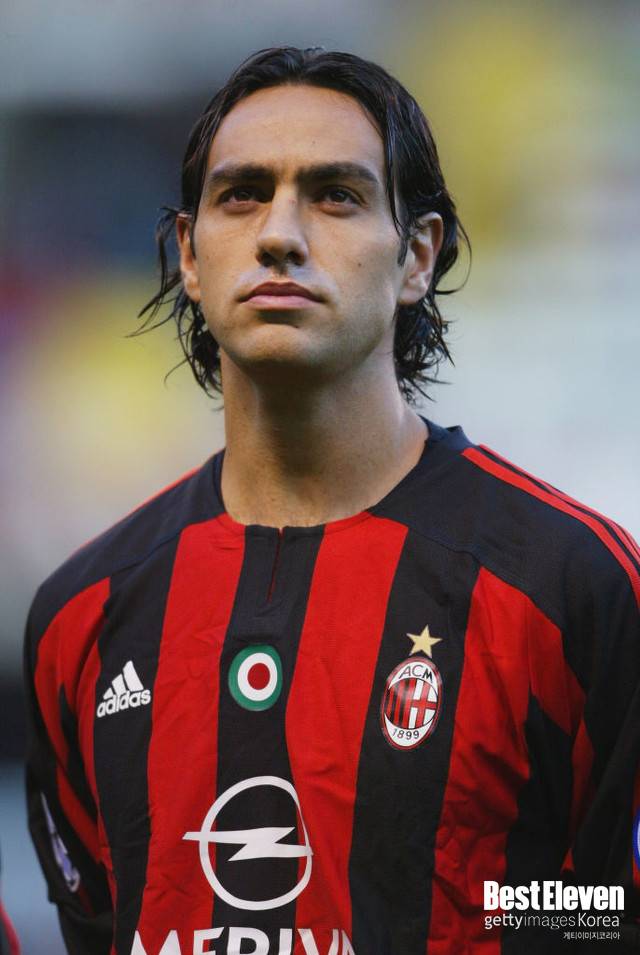 알레산드로 네스타는 선수 시절 세계 최강의 센터백으로 분류됐다. 특히 SS 라치오와 AC 밀란에서 전성기를 보냈는데, 두 클럽 모두에서 '전설'로 추앙받는다. 라치오에서는 세리에 A 우승 1회, 코파이탈리아 우승 2회, 유럽축구연맹(UEFA)컵위너스컵 우승 1회를 달성했다. AC 밀란에서는 세리에 A 우승 2회, 코파이탈리아 우승 1회, UEFA 챔피언스리그 우승 2회, 국제축구연맹(FIFA) 클럽월드컵 우승 1회를 이룩했다.