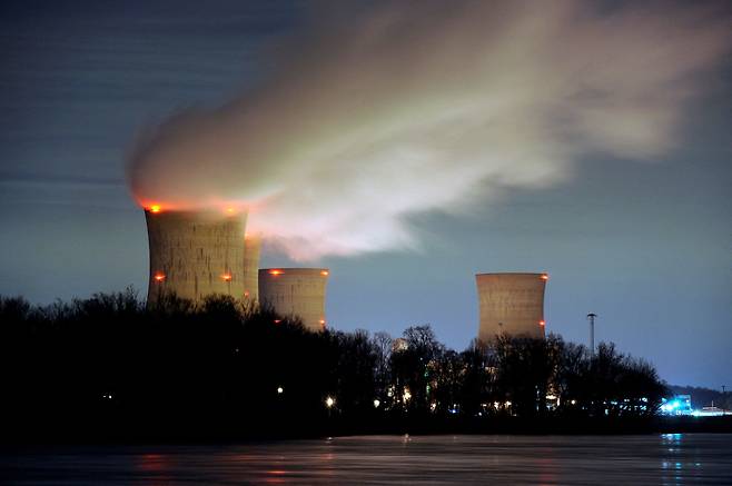 미국의 스리마일 섬 원자력 발전소가 펜실베니아주 미들타운의 서스퀘하나 강 건너편에 보인다. / 로이터 연합뉴스